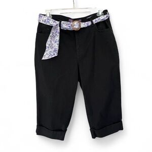 Gloria Vanderbilt Black Capris with Floral Belt